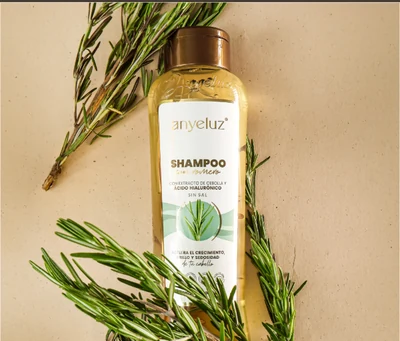 SHAMPOO CON ROMERO ANYELUZ